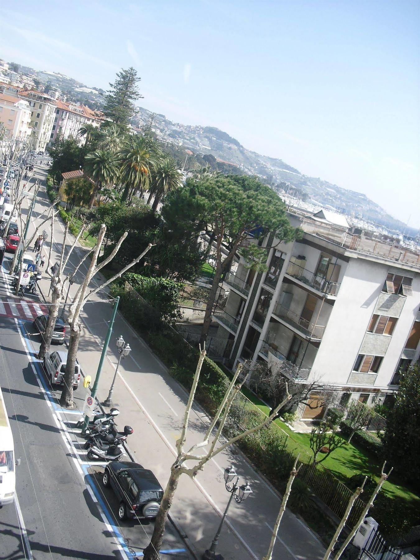 Hotel Esperia Sanremo Exterior photo